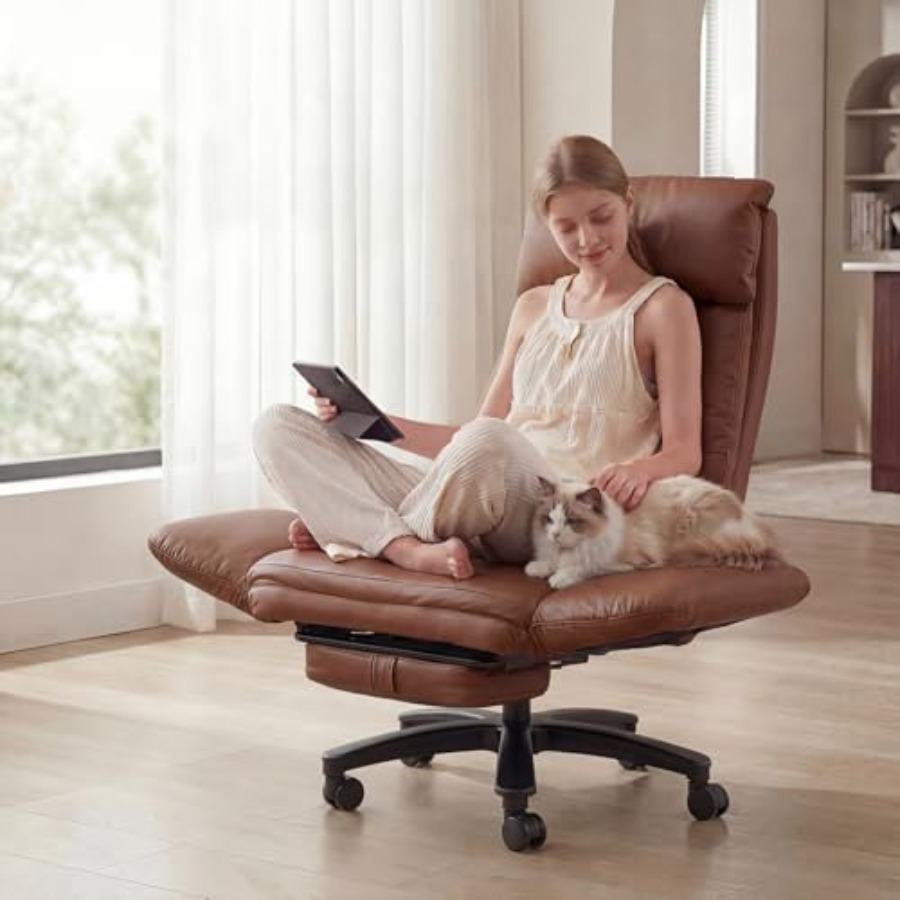 Office Furniture Plus - Cross Legged Office Chair with Pets